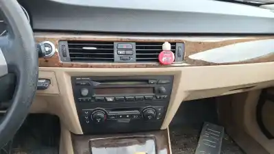 Veículo de Sucata bmw 3 (e90) 320 i do ano 2005 alimentado 204d4