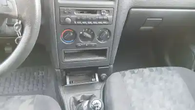 Veículo de Sucata opel astra g fastback (t98) 1.6 (f08, f48) do ano 2000 alimentado x16szr