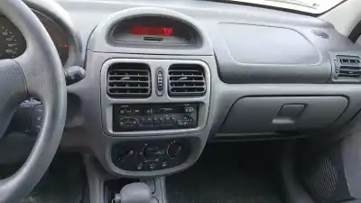 Veículo de Sucata renault clio ii (bb_, cb_) 1.6 (b/cb0d, bb00) do ano 1999 alimentado k7h