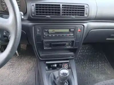 Veículo de Sucata volkswagen passat b5 (3b2) 1.6 do ano 1998 alimentado ahl