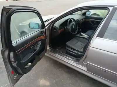 Veicolo di demolizione bmw 5 (e39) 530 d dell'anno 2001 alimentato m57 d30 (306d1)