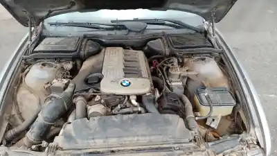Veicolo di demolizione bmw 5 (e39) 530 d dell'anno 2001 alimentato m57 d30 (306d1)