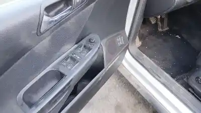 Здавання транспортного засобу volkswagen passat b6 (3c2) 2.0 tdi 16v року 2005 потужний bkp