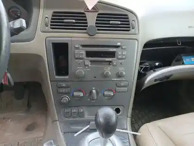 Veículo de Sucata volvo s60 i (384) d5 do ano 2006 alimentado d5244t