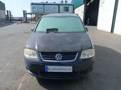 Véhicule à la ferraille VOLKSWAGEN TOURAN (1T1, 1T2)  de l'année 2003 alimenté AVQ
