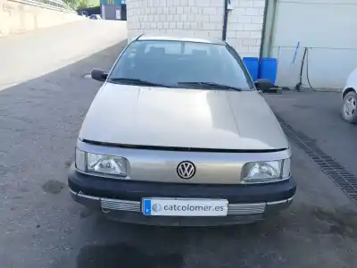 Véhicule à la ferraille VOLKSWAGEN PASSAT B3/B4 (3A2, 35I)  de l'année 1993 alimenté 2E