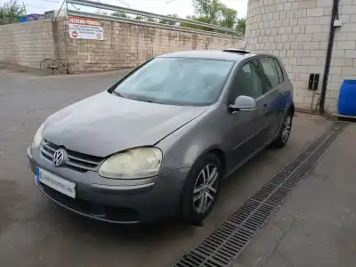 Veículo de Sucata volkswagen golf v (1k1) 1.9 tdi do ano 2006 alimentado bkc,bls,bxe
