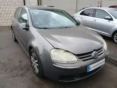 Veículo de Sucata volkswagen golf v (1k1) 1.9 tdi do ano 2006 alimentado bkc,bls,bxe