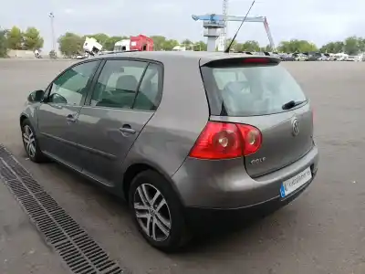 Veículo de Sucata volkswagen golf v (1k1) 1.9 tdi do ano 2006 alimentado bkc,bls,bxe