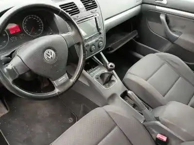 Veículo de Sucata volkswagen golf v (1k1) 1.9 tdi do ano 2006 alimentado bkc,bls,bxe