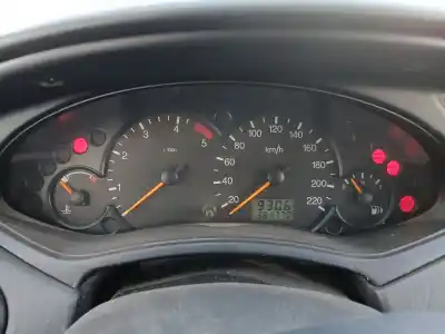 Veículo de Sucata ford focus i (daw, dbw) 1.8 turbo di / tddi do ano 2001 alimentado c9db