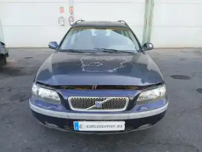 Verschrottungsfahrzeug VOLVO V70 II (285)  des Jahres 2003 angetrieben D5244T