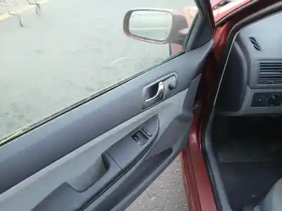 Véhicule à la ferraille skoda fabia i (6y2) 1.4 de l'année 2001 alimenté azf