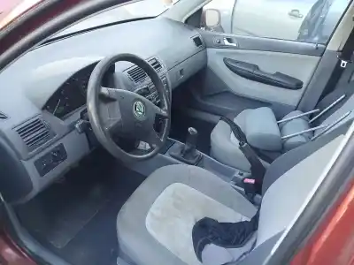 Véhicule à la ferraille skoda fabia i (6y2) 1.4 de l'année 2001 alimenté azf