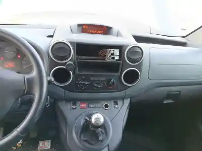 Veicolo di demolizione peugeot partner tepee 1.6 hdi 90 dell'anno 2013 alimentato 9h06