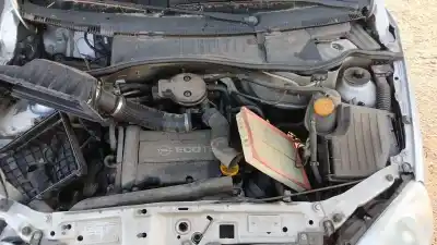 Sloopvoertuig opel corsa c (x01) 1.2 (f08, f68) van het jaar 2003 aangedreven z 12 xe