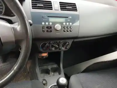 Veicolo di demolizione suzuki swift iii (mz, ez) 1.3 (rs 413) dell'anno 2006 alimentato m13a
