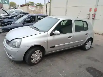 Veículo de Sucata renault clio ii (bb_, cb_) 1.2 16v (bb05, bb0w, bb11, bb27, bb2t, bb2u, bb2v, cb05,... do ano 2005 alimentado d4f g7
