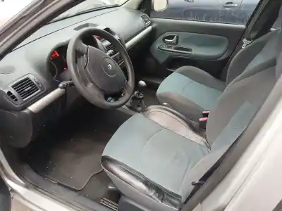 Veículo de Sucata renault clio ii (bb_, cb_) 1.2 16v (bb05, bb0w, bb11, bb27, bb2t, bb2u, bb2v, cb05,... do ano 2005 alimentado d4f g7