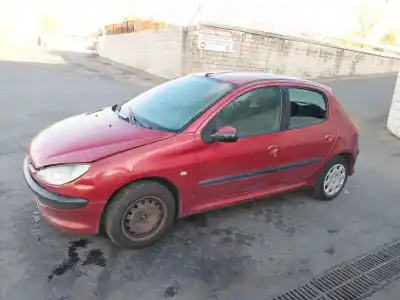 Veículo de Sucata peugeot 206 fastback (2a/c) 1.4 i do ano 2004 alimentado kfw