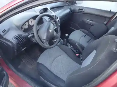 Veículo de Sucata peugeot 206 fastback (2a/c) 1.4 i do ano 2004 alimentado kfw