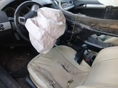 Здавання транспортного засобу opel astra h gtc (a04) 1.9 cdti (l08) року 2006 потужний z19dt