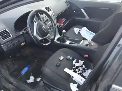 Sloopvoertuig toyota avensis sedán (_t27_) 2.0 d-4d (adt270_) van het jaar 2012 aangedreven 1ad