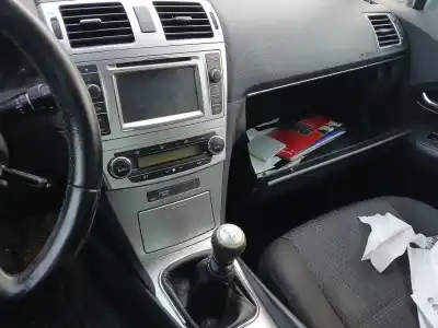 Sloopvoertuig toyota avensis sedán (_t27_) 2.0 d-4d (adt270_) van het jaar 2012 aangedreven 1ad