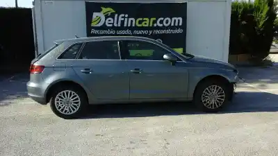 Veículo de Sucata audi a3 sportback (8va) attraction do ano 2014 alimentado crb