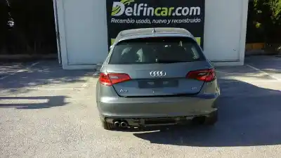 Veículo de Sucata audi a3 sportback (8va) attraction do ano 2014 alimentado crb