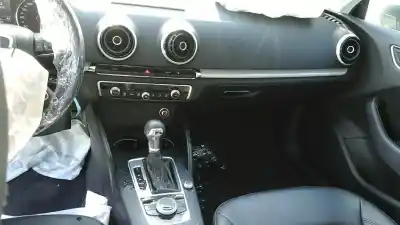 Veículo de Sucata audi a3 sportback (8va) attraction do ano 2014 alimentado crb