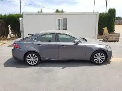 Здавання транспортного засобу lexus is 300h року 2014 потужний 2ar