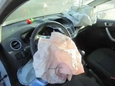 Veículo de Sucata ford fiesta (cb1) titanium do ano 2012 alimentado kvja