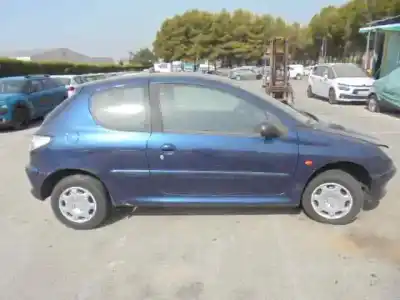 Veículo de Sucata peugeot 206 berlina xr do ano 1999 alimentado hfz
