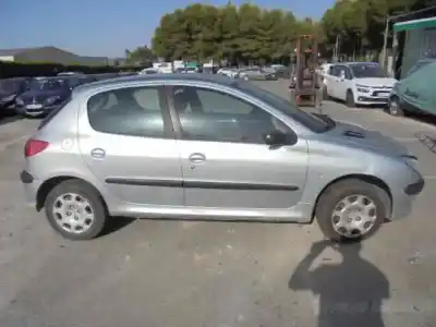 Veículo de Sucata peugeot 206 berlina x-line refri do ano 2005 alimentado 8hz