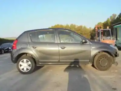 Veicolo di demolizione dacia sandero ambiance dell'anno 2009 alimentato k9kr7
