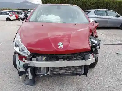 Veicolo di demolizione peugeot 208 allure dell'anno 2018 alimentato hn01