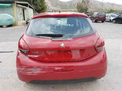 Veicolo di demolizione peugeot 208 allure dell'anno 2018 alimentato hn01