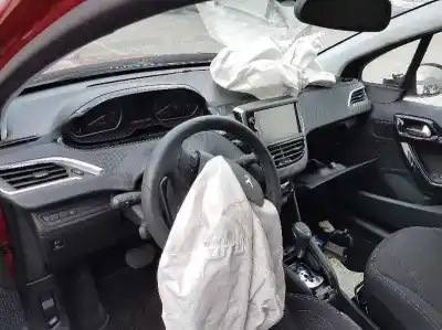 Veicolo di demolizione peugeot 208 allure dell'anno 2018 alimentato hn01