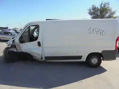 Veicolo di demolizione PEUGEOT BOXER FURGÓN 330 L1H2 Pro BlueHDi 130 dell'anno 2018 alimentato AH03