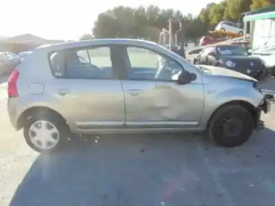 Veículo de Sucata dacia sandero laureate music do ano 2011 alimentado k9ke892