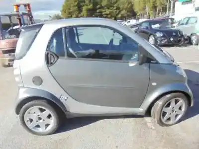 Vehicul casat smart coupe pure al anului 2001 alimentat 