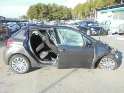 Veículo de Sucata peugeot 208 allure do ano 2018 alimentado hn01