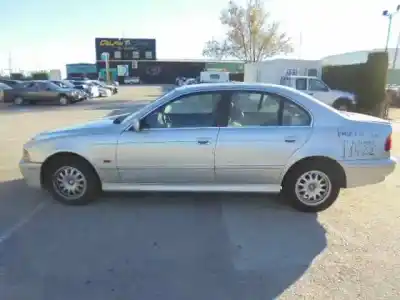 Veículo de Sucata BMW SERIE 5 BERLINA (E39) 520d do ano 2001 alimentado 204D1
