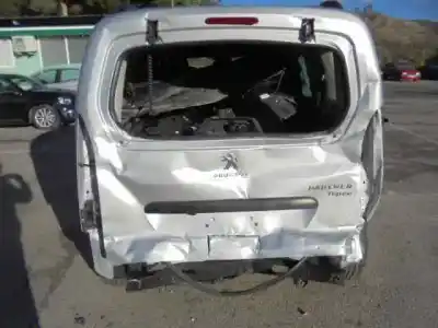 Vehicul casat peugeot partner tepee aventure edition bluehdi al anului 2018 alimentat bh01