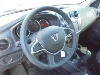 Veículo de Sucata dacia sandero stepway do ano 2018 alimentado h4bb410