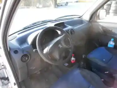 Scrapping Vehicle peugeot partner (s2) combiespace of the year 2003 powered wjy (dw8b)