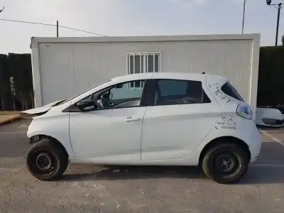 Veicolo di demolizione RENAULT                                            ZOE                                                                                                                                                                                                                                                        Zen                                                                                                                                                                                                                                                        dell'anno 2015 alimentato MAQ601