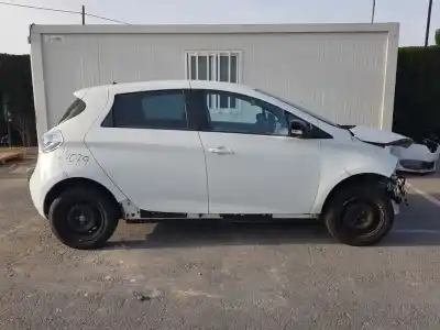 Veicolo di demolizione renault                                            zoe                                                                                                                                                                                                                                                        zen                                                                                                                                                                                                                                                        dell'anno 2015 alimentato maq601