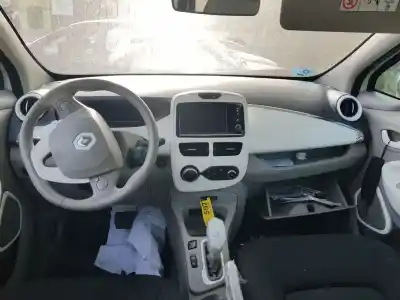 Veicolo di demolizione renault                                            zoe                                                                                                                                                                                                                                                        zen                                                                                                                                                                                                                                                        dell'anno 2015 alimentato maq601